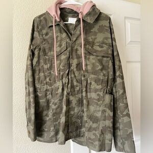 Caslon camo jacket with removable hood